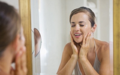 Những sai lầm cần tránh khi rửa mặt vào mùa Đông