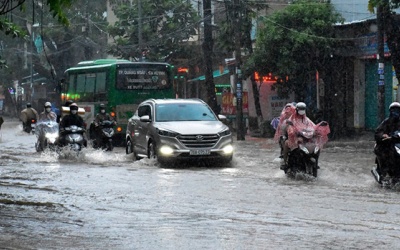 Trung Bộ mưa lớn nhiều nơi, Bắc Bộ trời lạnh