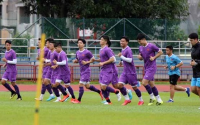 ĐT Việt Nam hứng khởi trong ngày tập đầu tiên tại Singapore