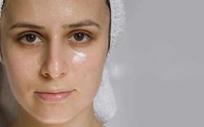 Bị da nhờn nên tránh ăn gì?