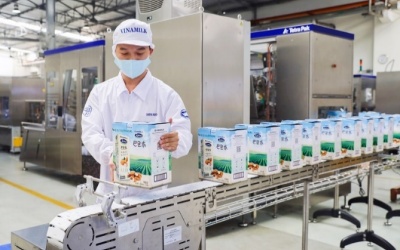 Vinamilk tiếp tục có mặt trong TOP 10 doanh nghiệp niêm yết tốt nhất 2021