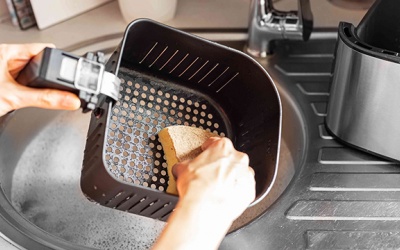 Cách vệ sinh nồi chiên không dầu