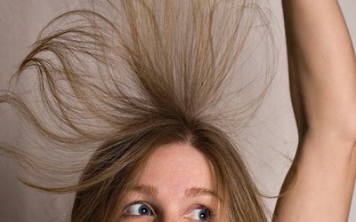 Làm sao để tóc không bị tĩnh điện trong mùa Đông?