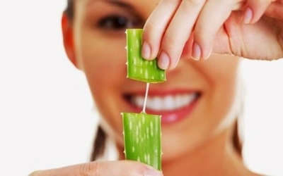 Cách dưỡng môi bằng nha đam hiệu quả tại nhà