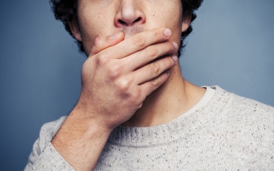 Hôi miệng lâu năm là do đâu và làm sao để cải thiện?