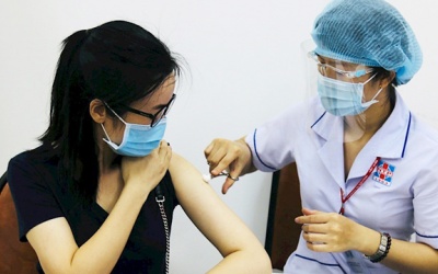 Tiếp tục thần tốc tiêm vaccine phòng COVID-19