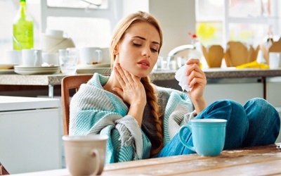 Cách xử trí khi viêm amidan gây đau họng, hôi miệng