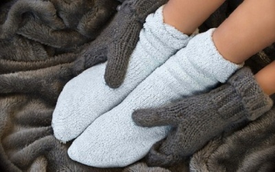 Làm sao để giữ ấm bàn tay, bàn chân trong những ngày lạnh?