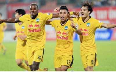 Khai mạc V.League 2022, đạp sóng dịch để tiến