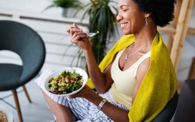 Thói quen ăn uống giúp ngăn ngừa cholesterol cao sau tuổi 50