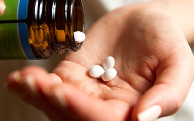 Bệnh mạch vành: Đã ổn định mỡ máu có cần uống thuốc mỡ máu nữa không?