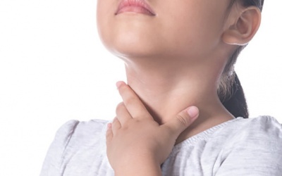 Chăm sóc trẻ bị viêm thanh quản tại nhà