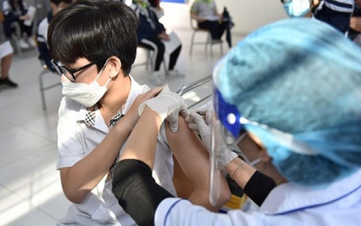 Trẻ tiêm vaccine COVID-19 có được tiêm các loại vaccine khác cùng thời điểm?