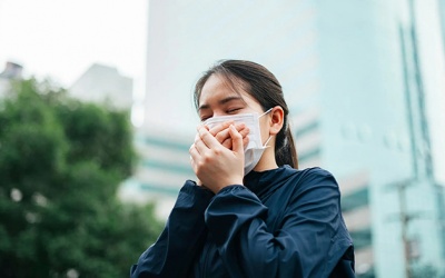 Giải pháp nào giúp giảm khó thở, đau ngực, ho khan hậu COVID-19?