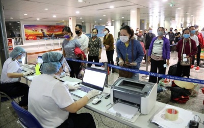 Tạm dừng khai báo y tế với người nhập cảnh từ 0h ngày 27/4