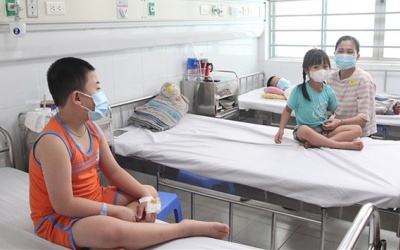 Ca tử vong do COVID-19 thấp, cảnh báo nguy cơ sốt xuất huyết gia tăng