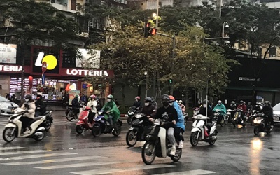 Bắc Bộ có mưa bất chợt, Nam Bộ nắng nóng