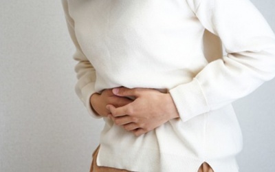 Sỏi mật 7mm gây đau tức bụng sau ăn nên chữa thế nào?