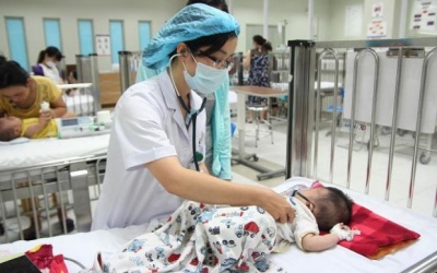 Trẻ nhập viện do nôn, tiêu chảy gia tăng - Phụ huynh đừng lo lắng quá