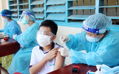 Phấn đấu hoàn thành tiêm vaccine COVID-19 cho trẻ 5-11 tuổi trong tháng 6