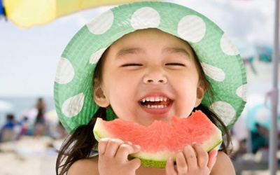 Chế độ dinh dưỡng lành mạnh cho trẻ trong mùa Hè 