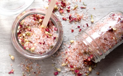 Tự làm muối tắm giúp thư giãn, giảm stress ngay tại nhà