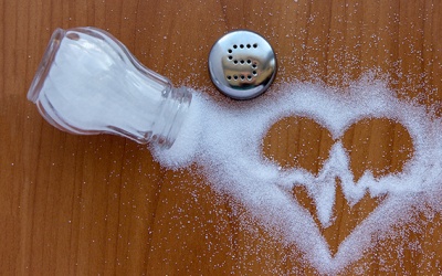 Bỏ thói quen ăn mặn để hạ huyết áp