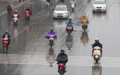 Bắc Bộ tiếp tục mưa dông, Trung Bộ nắng rát