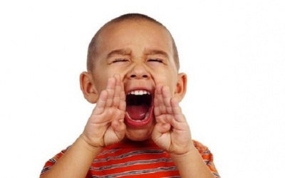 Làm cách nào để cải thiện khàn tiếng ở trẻ?