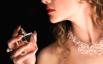 Mẹo xịt nước hoa cho hương thơm bền lâu