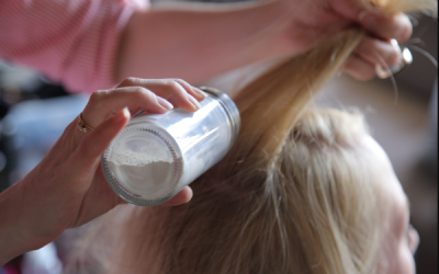 Có nên dùng phấn rôm như một loại dầu gội khô?