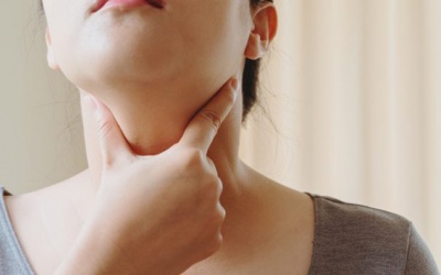 Nguyên nhân nào dẫn tới u tuyến giáp lành tính?