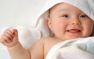 Chăm sóc trẻ sơ sinh trong mùa Hè đúng cách