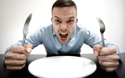 Tại sao chúng ta dễ cáu gắt khi đói?