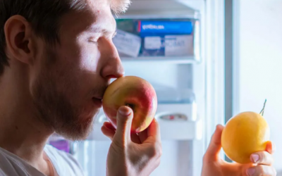 Ăn trái cây trước khi đi ngủ có lợi không?