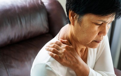 Lưu ý khi vận động dành cho người thoát vị đĩa đệm cổ 