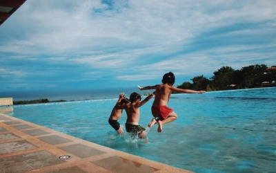 Những điều cần biết trước khi xuống bể bơi mùa Hè này