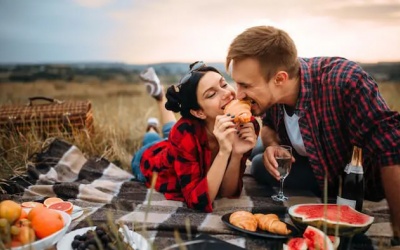 Tử vi thứ Sáu (5/8/2022): Bảo Bình nên dành thời gian cho người yêu