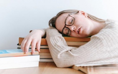 Ngủ trưa quá nhiều có gây hại cho sức khỏe ? 