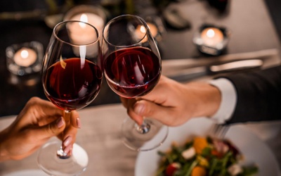 Cách mở chai rượu vang an toàn