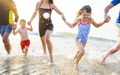 Lưu ý khi cho trẻ nhỏ đi biển dịp lễ 2/9