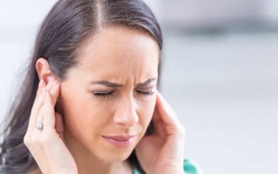 Nguyên nhân nào dẫn tới tình trạng ù tai?