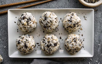 Cơm nắm cá ngừ nhanh gọn cho ngày bận rộn