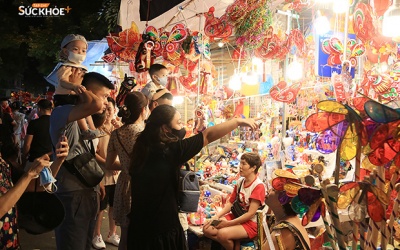 Rộn ràng Tết Trung thu phố Hàng Mã sau 2 năm dịch bệnh