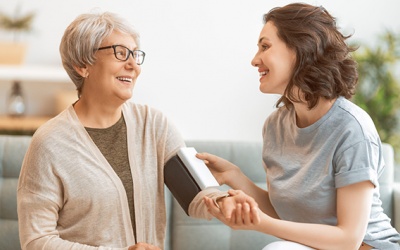 Lưu ý giúp người cao tuổi sống khỏe với bệnh tăng huyết áp