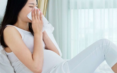 Những bệnh phụ nữ mang thai cần đề phòng lúc giao mùa