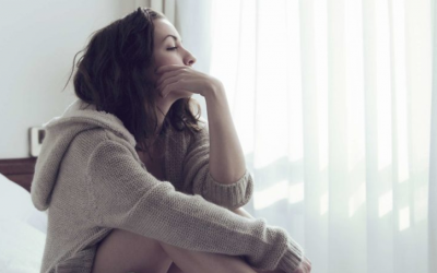 Dấu hiệu mất cân bằng nội tiết tố nữ estrogen và cách cải thiện