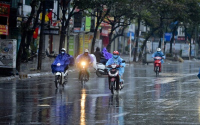 Không khí lạnh tràn về, mưa lớn từ miền Bắc đến Quảng Ngãi