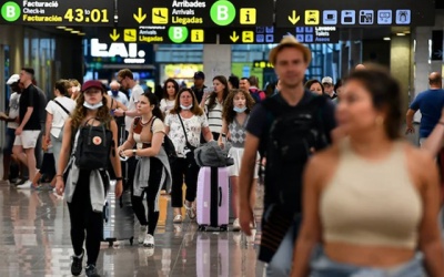 Quốc gia cuối cùng ở Châu Âu dỡ bỏ hoàn toàn các quy định phòng dịch