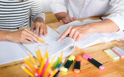 Tử vi thứ Tư (2/11/2022): Song Tử sẵn sàng đứng ra giúp đỡ mọi người xung quanh